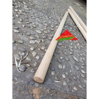 Thanh gỗ thông tròn phi 3cm dài 60cm được chà láng mịn,vân gỗ đẹp thích hợp để trang trí,chế tạo các vật dụng trong nhà