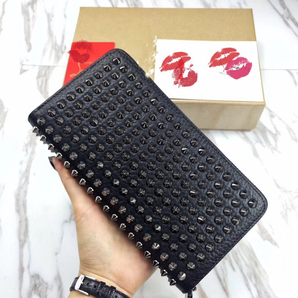 Ví cầm tay đinh tán cao cấp