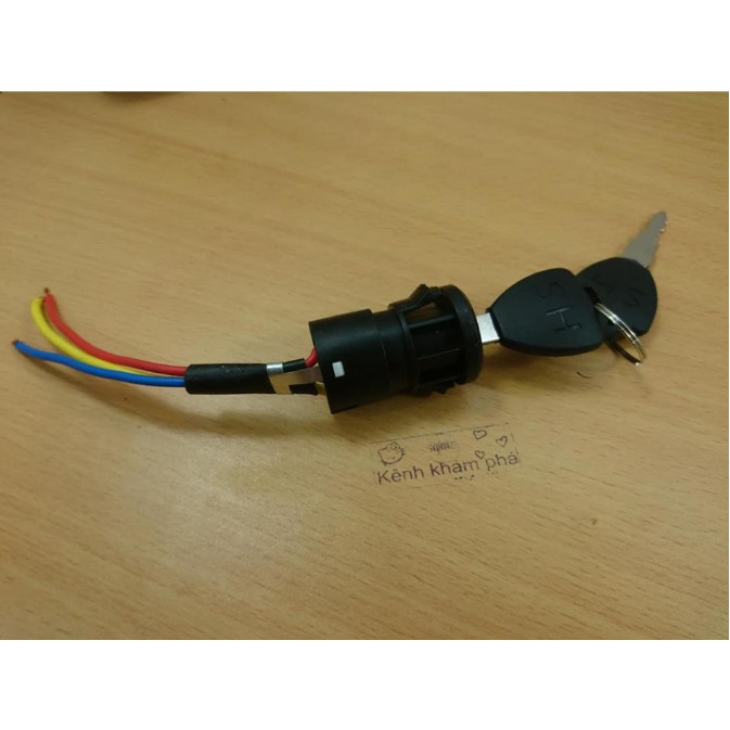 Ổ khóa nguồn xe điện Cỡ Trung