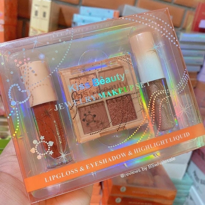 Set trang điểm kiss thái lan
