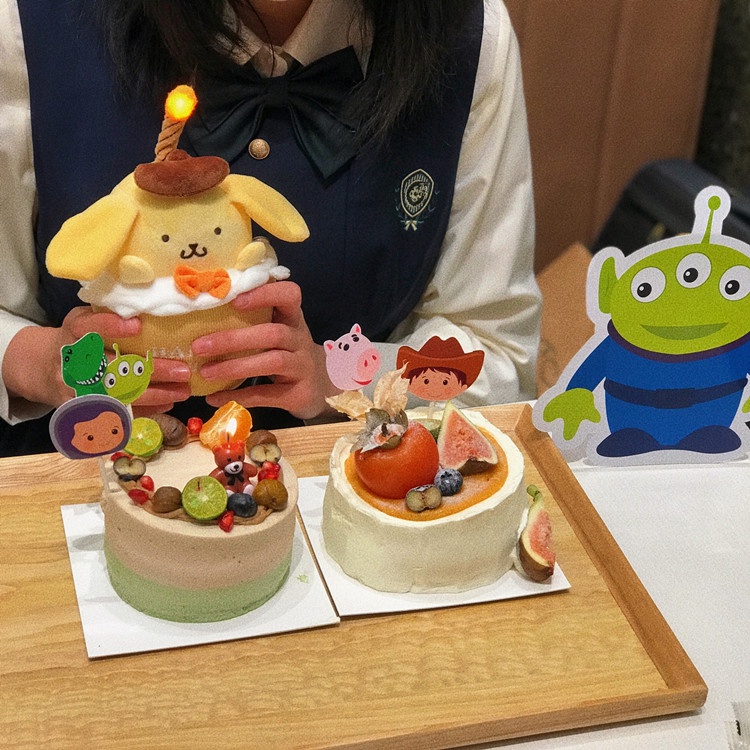 Nhấn để hát!GẤU BÔNG SANRIO SINH NHẬT PHÁT SÁNG VÀ NHẠC HAPPY BIRTHDAY QUÀ TẶNG Ca hát Hình dạng bánh sinh nhật Đồ chơi KUROMI, CINNAMOROLL, MELODY, PURIN Con chó nhồi bông Búp bê Quà tặng sinh nhật