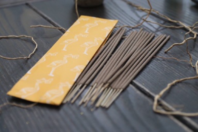 Hương Hồng Hạc từ rễ cỏ thiêng Vetiver