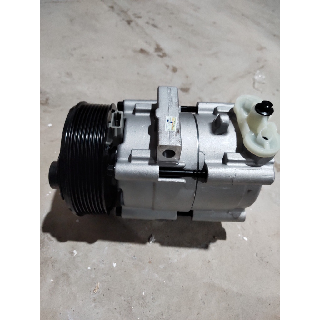 Lốc điều hoà F1202 lắp xe Ford Transit đời 2001-2006
