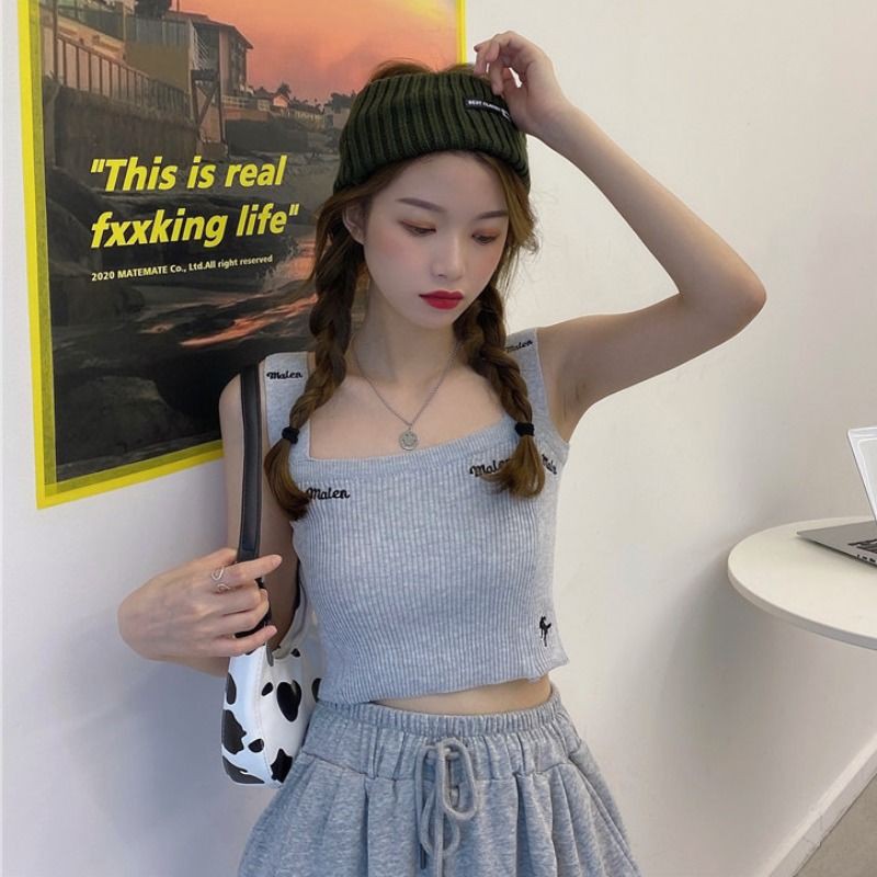 Black knitted vest versatile small suspender women's autumn and winter short style can be worn on the outside of ins Chaomei back with a base top