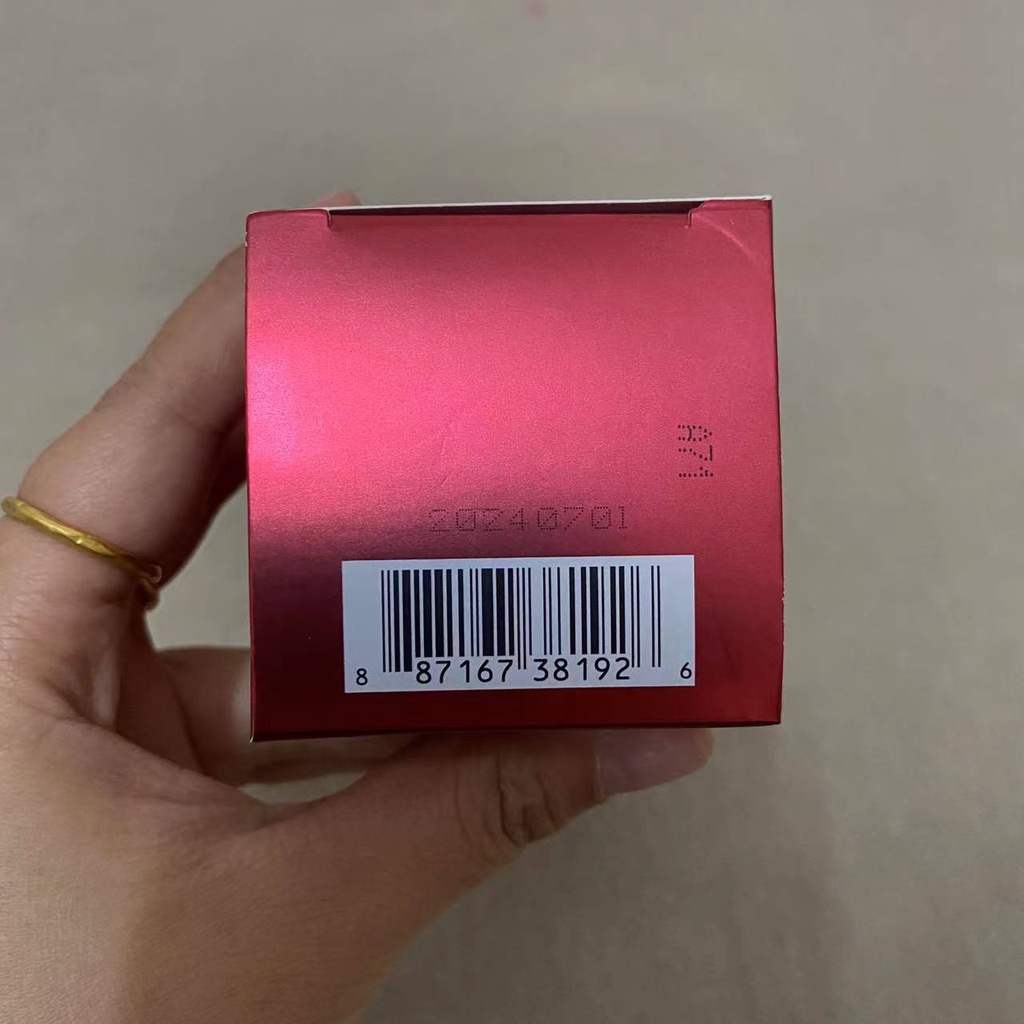 Tinh Chất Lựu Đỏ Dưỡng Ẩm Làm Sáng Da Estee Lauder 200ML