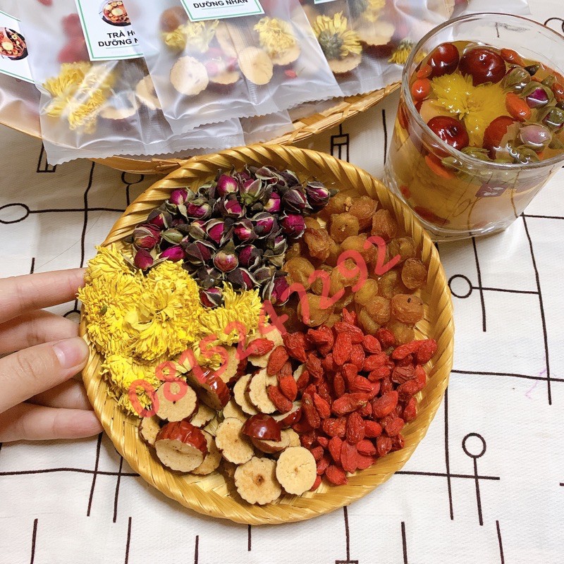 Trà hoa dưỡng nhan 5 vị gồm (50g Kỷ tử, 70g táo đỏ, 25g hoa cúc, 50g long nhãn, 50g hoa hồng) tốt cho sức khoẻ