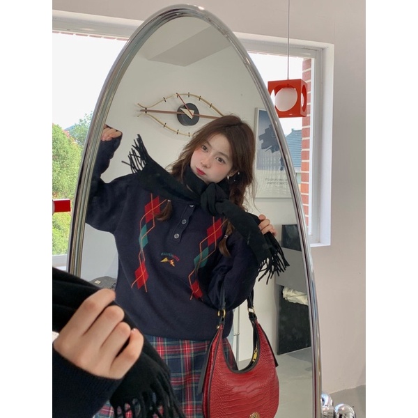 Set áo len polo xanh navy hoạ tiết quả trám + chân váy kẻ caro dáng ngắn dễ thương Yannie