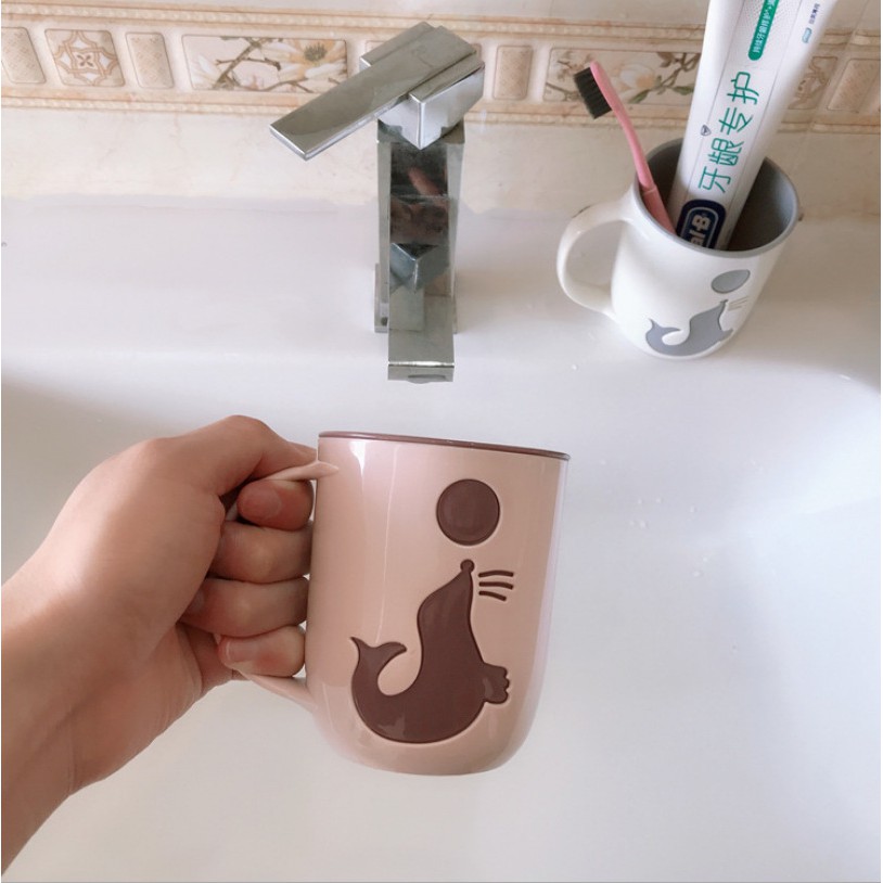 Ly cốc nhựa hai lớp hình hải cẩu đáng yêu có quai cầm