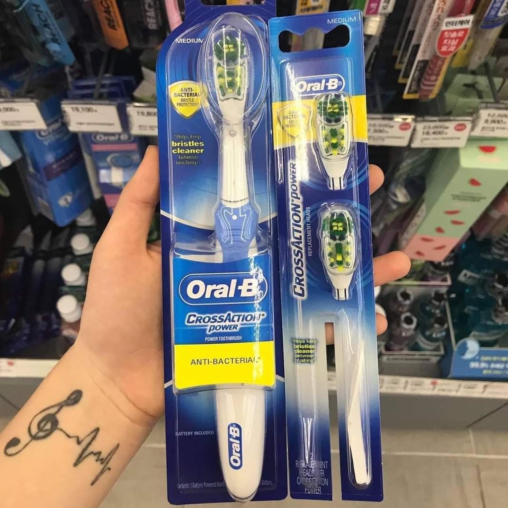 Bàn chải điện Oral-B Cross Action Power