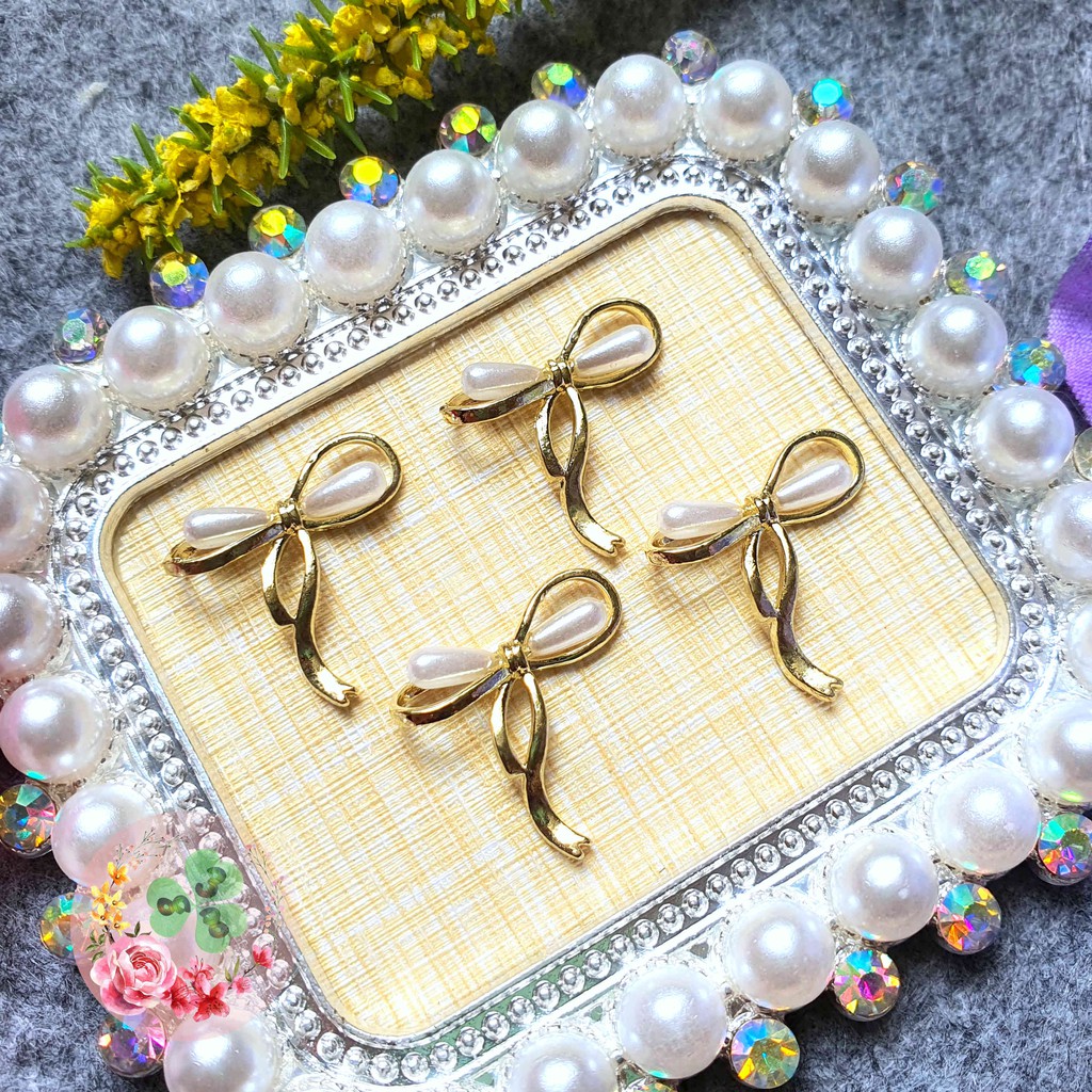 Mã CR231 . Charm kim loại đính đá trang trí móng siêu xinh.