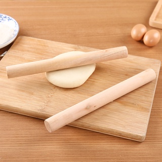 Cây lăn cán bột mỏng làm bánh giúp bột dàn đều