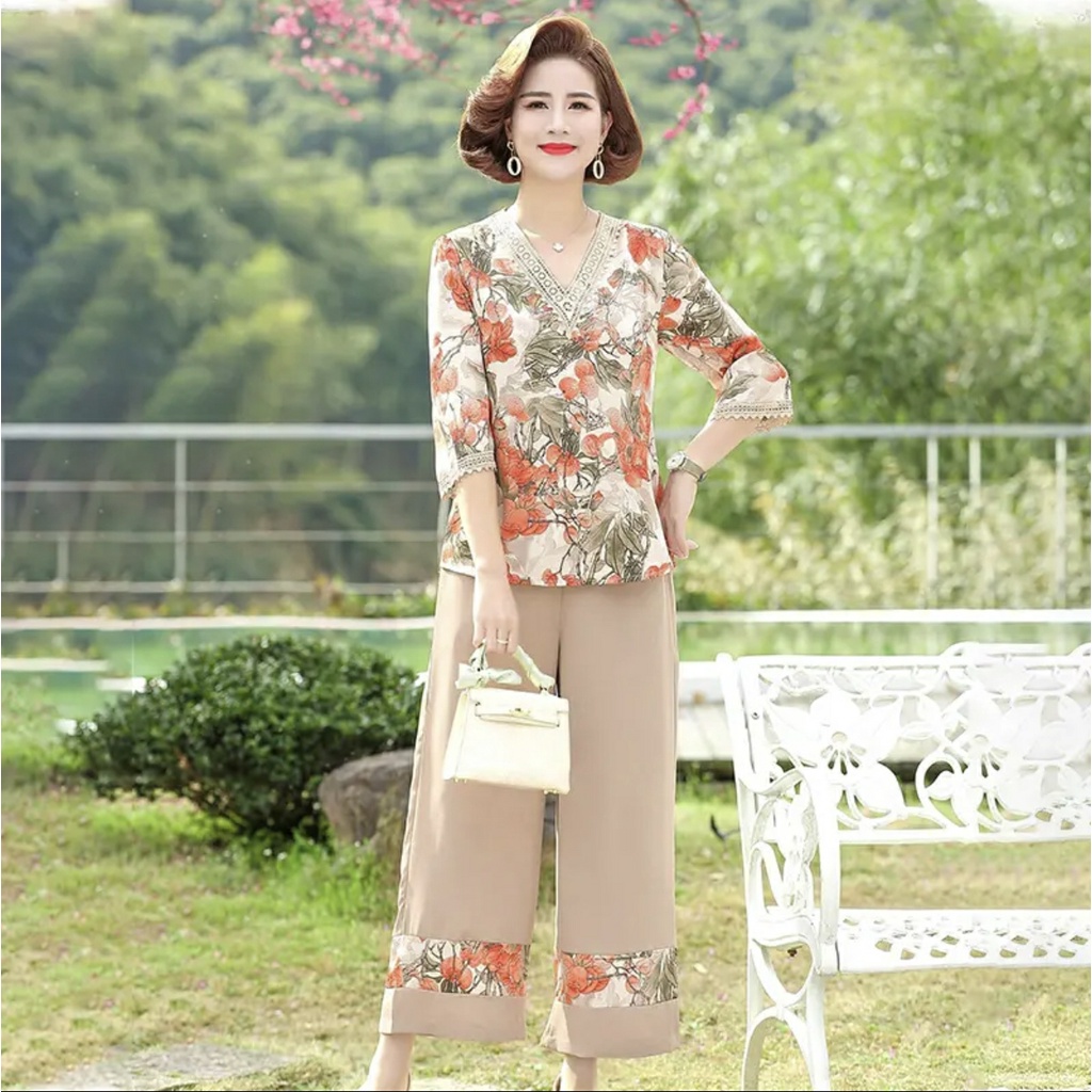 Set Áo Thun Ngắn Tay Cổ Tròn + Quần Lửng Thời Trang Cho Phụ Nữ Trung Niên