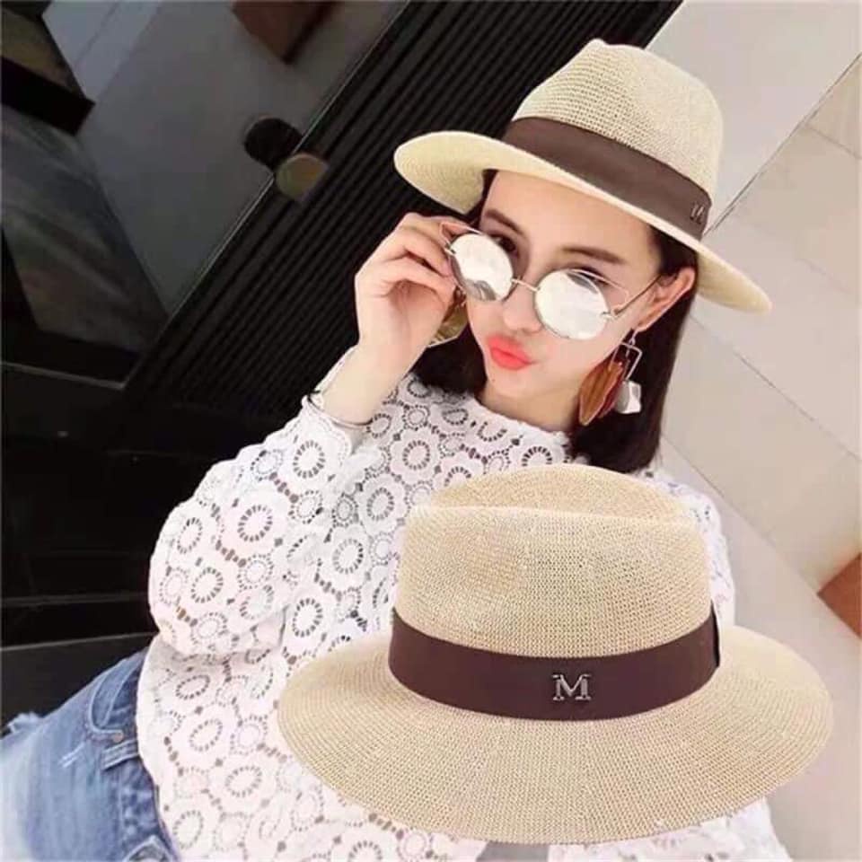Mũ cói Fedora Poly vành rộng - Viền đính chữ M - phong cách Unisex