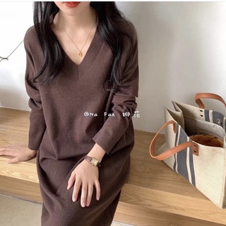 Váy len dài cổ V