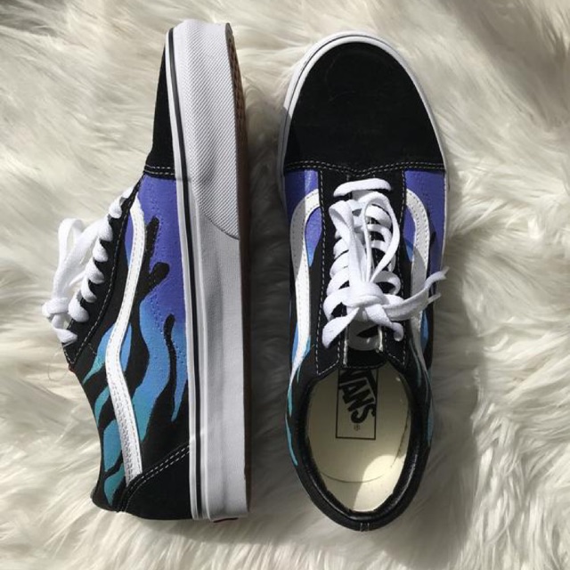 Giày custom lửa xanh