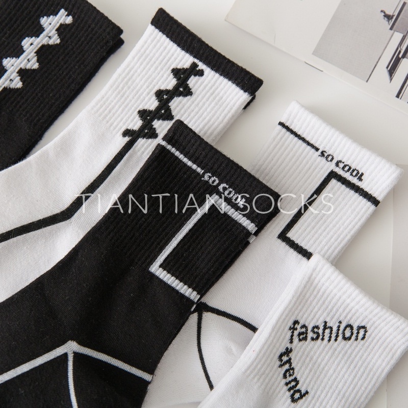 TIAN TIAN T099 Tất nam cổ cao Sản phẩm chất lượng cao Vớ thể thao ống vừa thoáng khí thấm hút mồ hôi màu trắng đen phong cách Hàn Quốc
