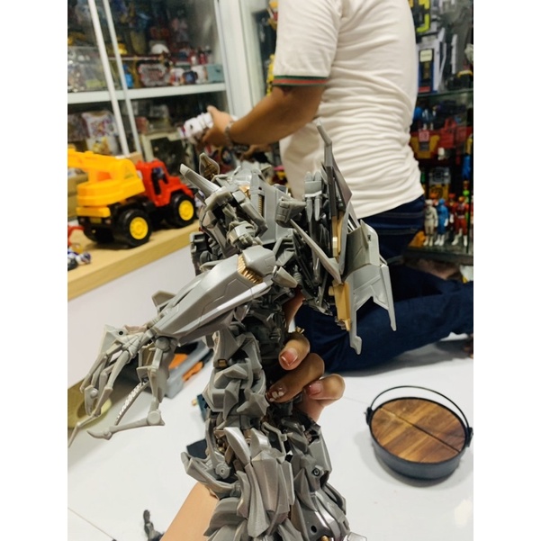 Đồ chơi Robo Transformers Masterpiece Movie Series MPM-8 Megatron