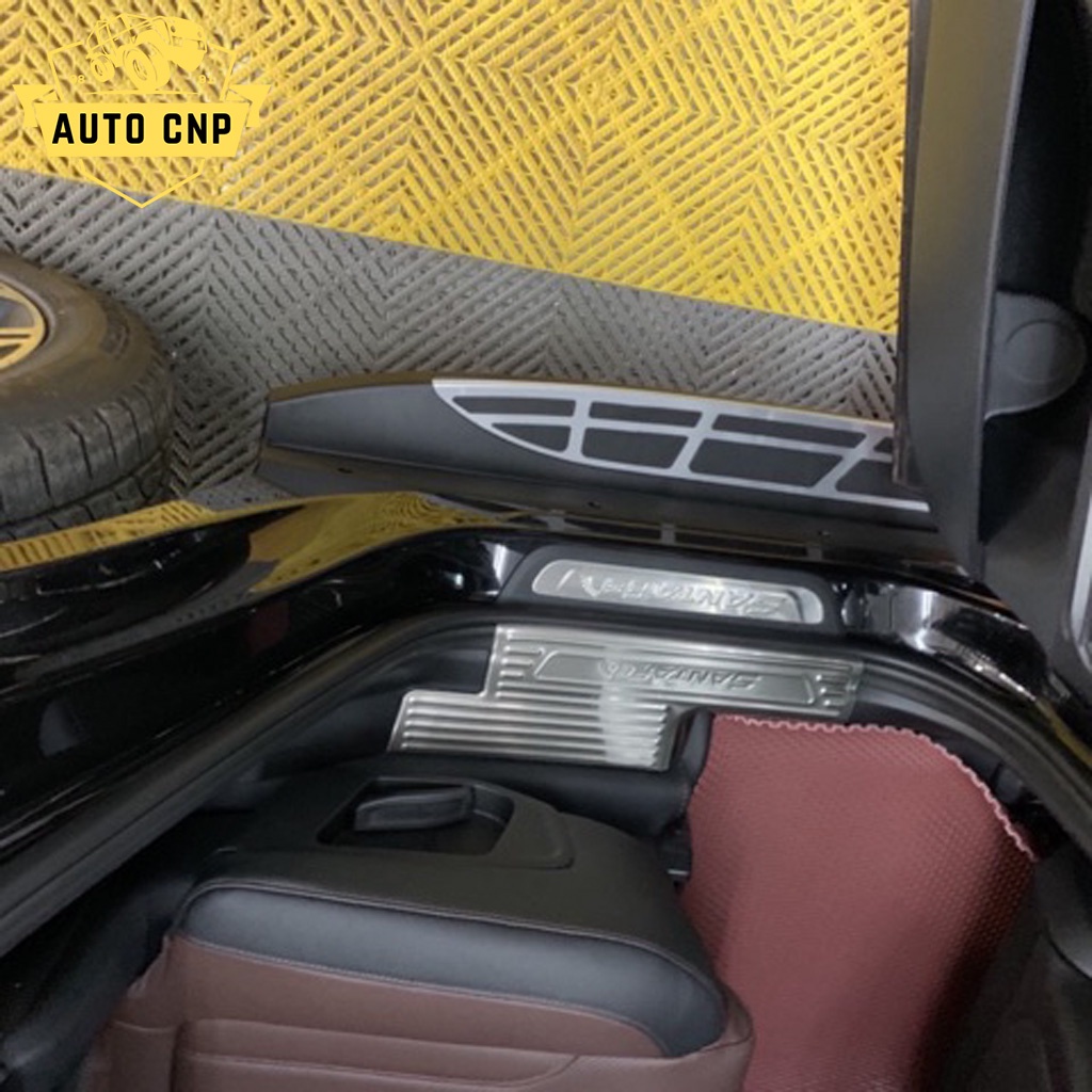 Ốp bậc chân cho xe HYUNDAI SANTAFE chất liệu INOX, chống trơn trượt trầy xước bậc lên xuống xe – AUTO CNP
