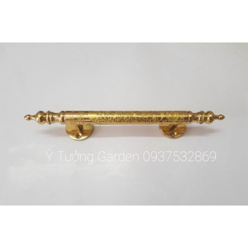 Tay nắm cổng vàng hoa văn