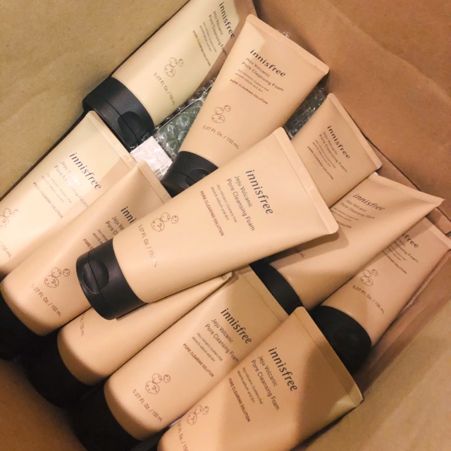 Sữa rửa mặt innisfree volcanic 150ml