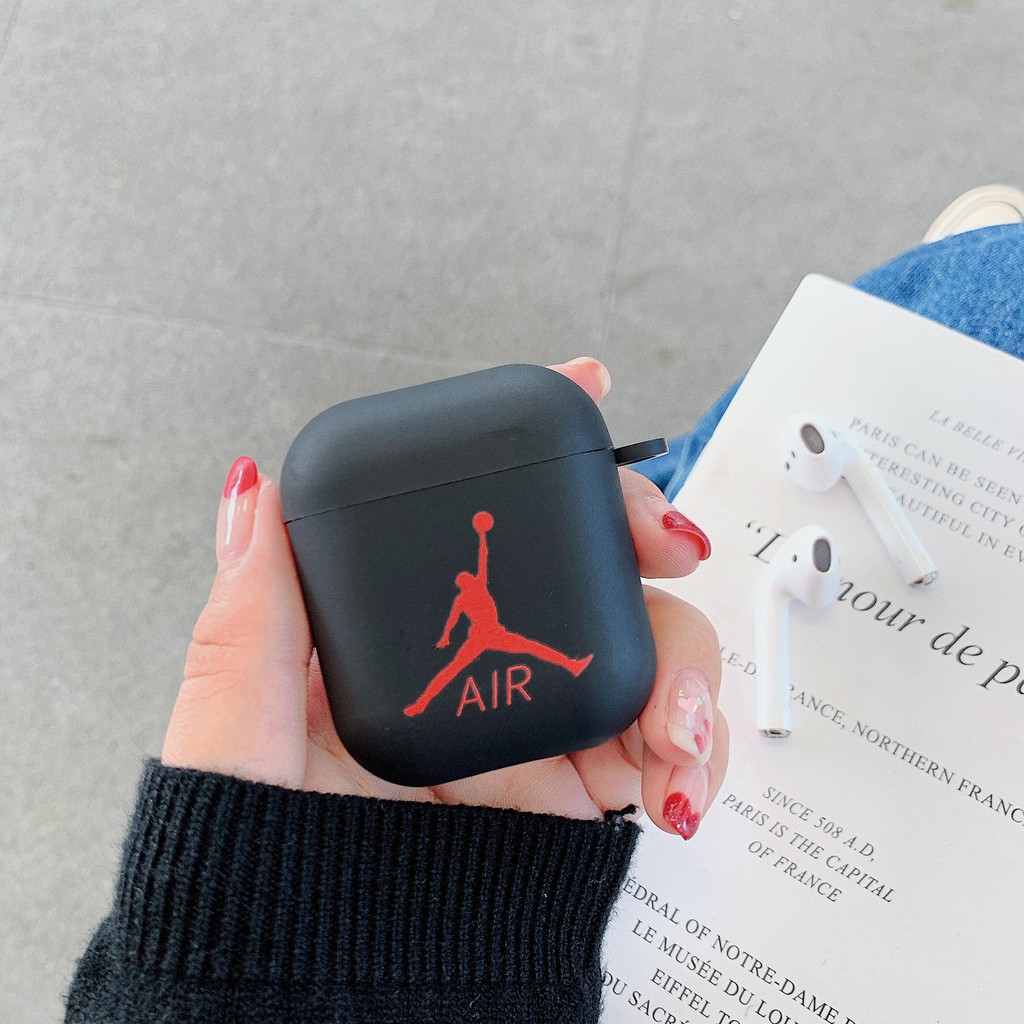 OFF WHITE AIR JORDAN Mềm Vỏ Bọc Hộp Sạc Tai Nghe Airpods Bằng Tpu Dày Dặn In Họa Tiết Kaws Sesame Street Độc Đáo