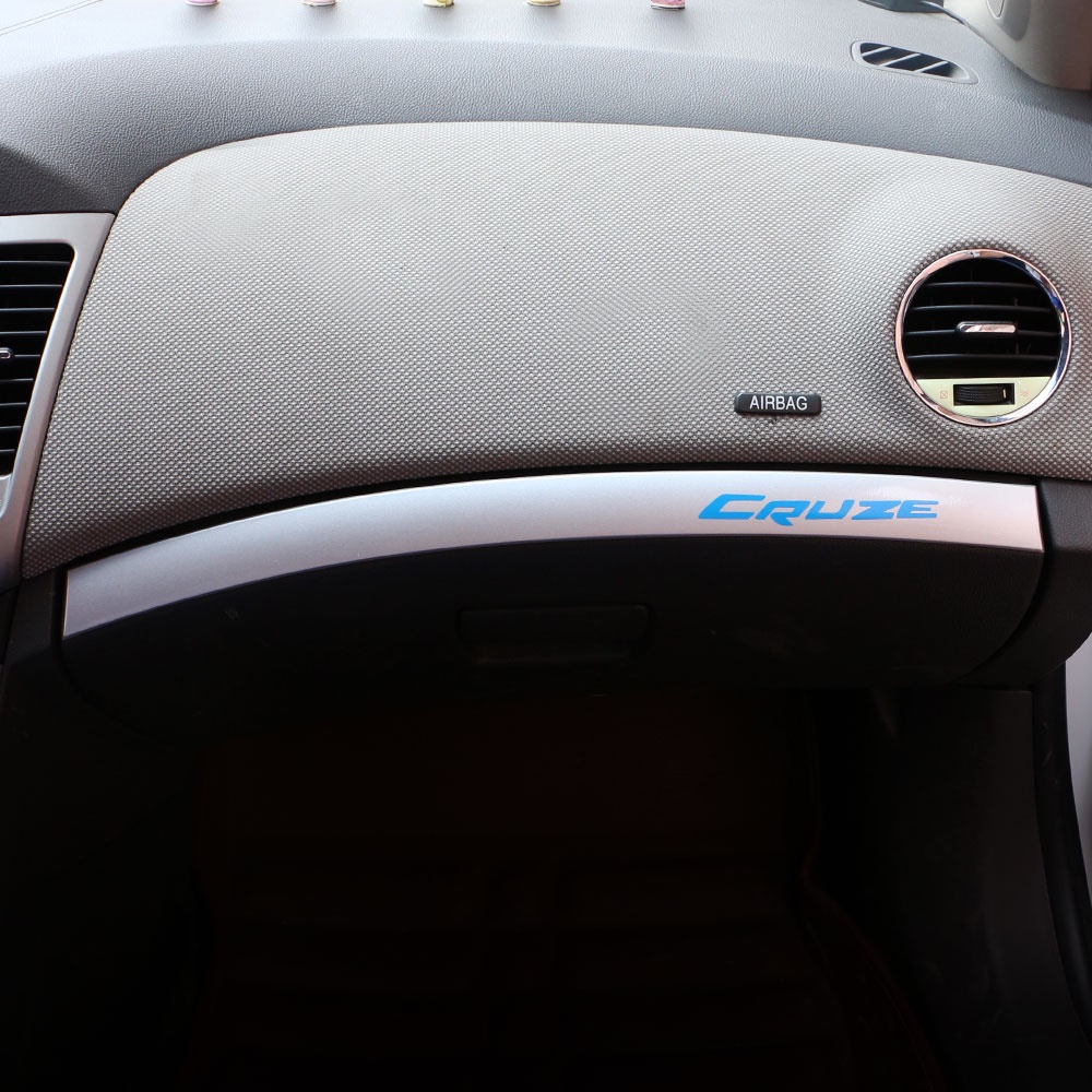 Miếng Dán Trang Trí Hộp Đựng Găng Tay Cho Xe Hơi Chevrolet Cruze 2009-2014 LHD