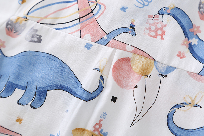 Bộ sưu tập thời trang dành cho nam giới với mẫu áo sơ mi khủng long + quần jeans 2 bộ