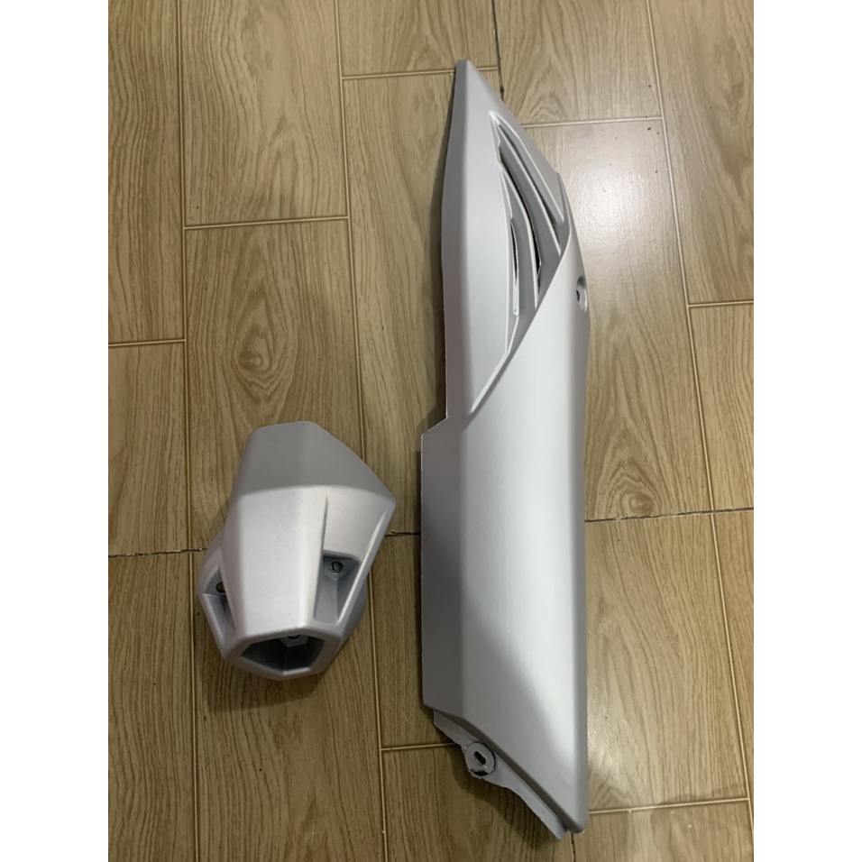Ốp pô và chụp đích pô xe WINNER V1 màu bạc nhám