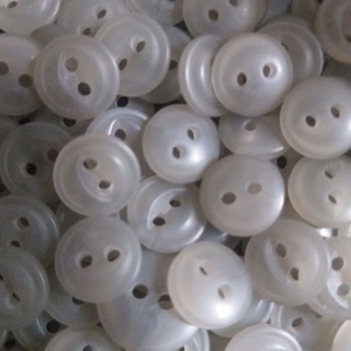 Nút nhựa 2 lỗ , size 8 mm (50 nút/5k)