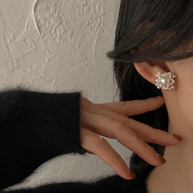Khuyên Tai Đính Ngọc Trai Zircon Cao Cấp Tinh Tế Thời Trang Phổ Biến Và Phổ Biến Mới