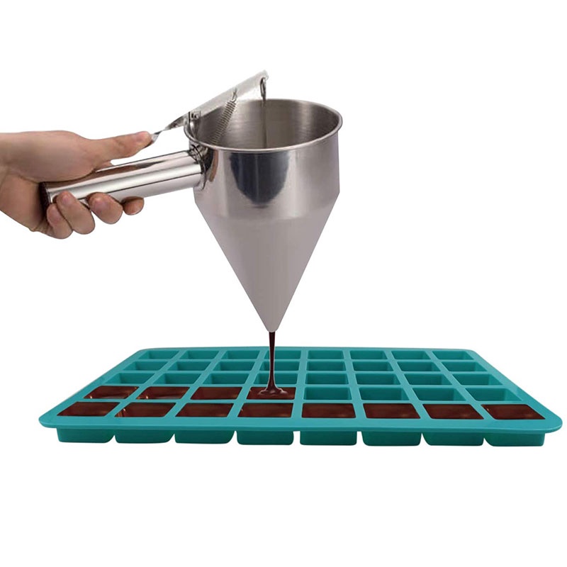 Khuôn silicone 40 Ngăn Làm Đá / chocolate / Kẹo Hình Vuông Tiện Dụng