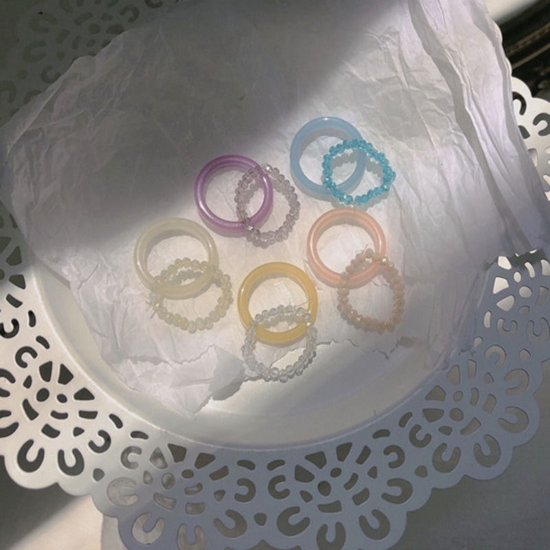 Bộ hai nhẫn xâu hạt cườm kiểu dáng đơn giản