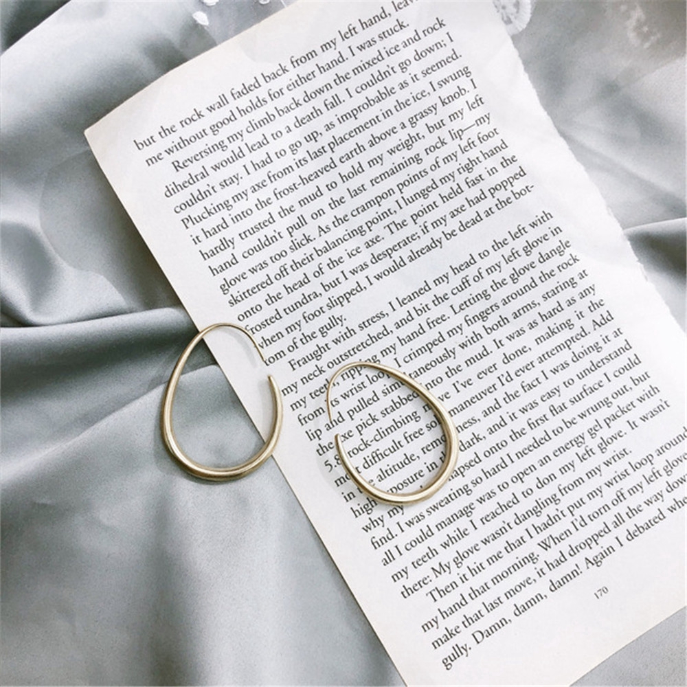 Khuyên tai tròn bằng kim loại phong cách Hàn Quốc đơn giản và cá tính cho phái nữ