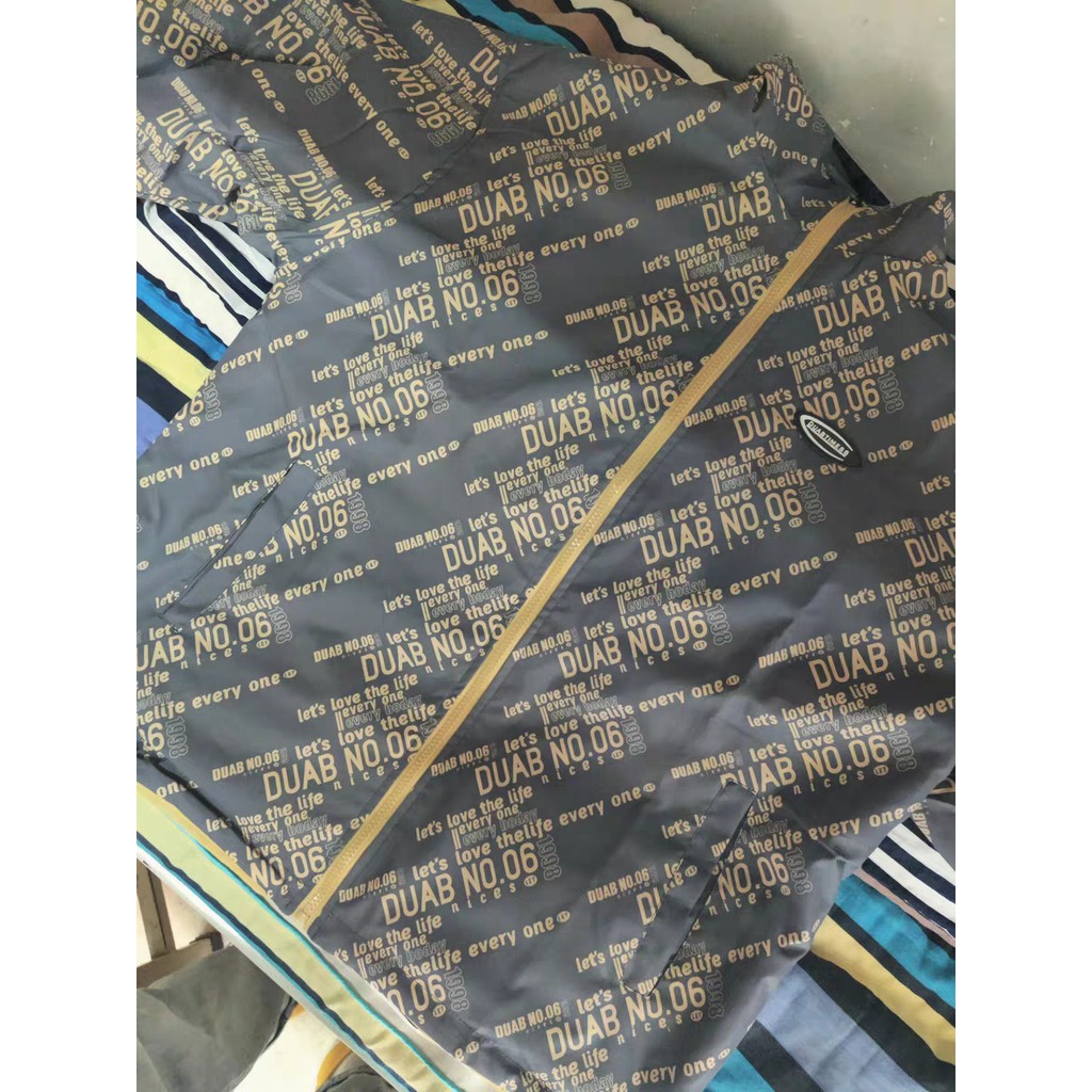 Áo khoác cổ đứng dáng rộng in họa tiết mặc được hai mặt phong cách đại học kiểu Hàn hợp thời trang dành cho nam