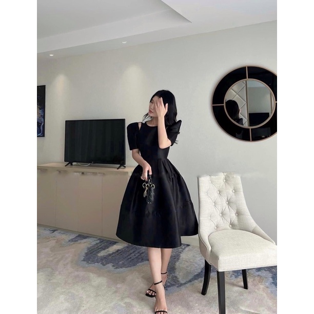 Đầm dự tiệc khoét vai phi tafta sang trọng