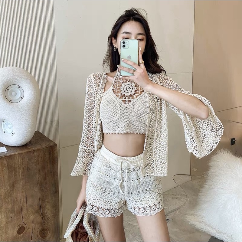 set ren biển - set 3 món - bra yếm hoa ngực + quần ren hoạ tiết đồng xu + choàng ren hạt gạo tay loe điệu đà