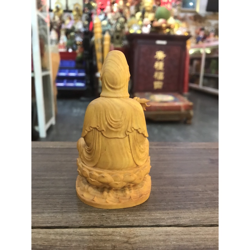 Tượng Quan Âm cầm nhánh liễu, chất liệu gỗ hoàng dương- văn phòng phẩm Nhơn Phát