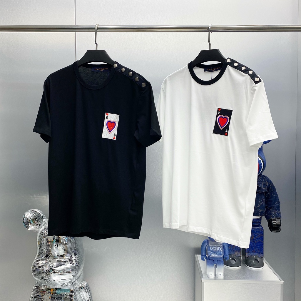 Áo T-shirt Louis Vuitton tán đinh vai 2022