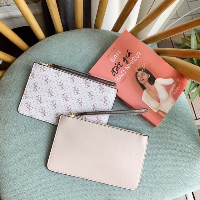 👑👑VÍ GUESS  HÀNG CHUẨN XỊN👑👑
 ❗️Không chuẩn không lấy xiền ạ, cầm tay rất thanh thoát, nhẹ nhàng