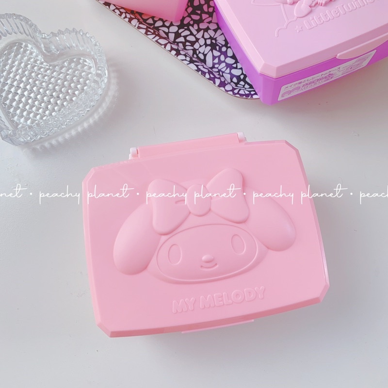 Hộp nhựa Sanrio đựng thẻ ảnh xinh xắn