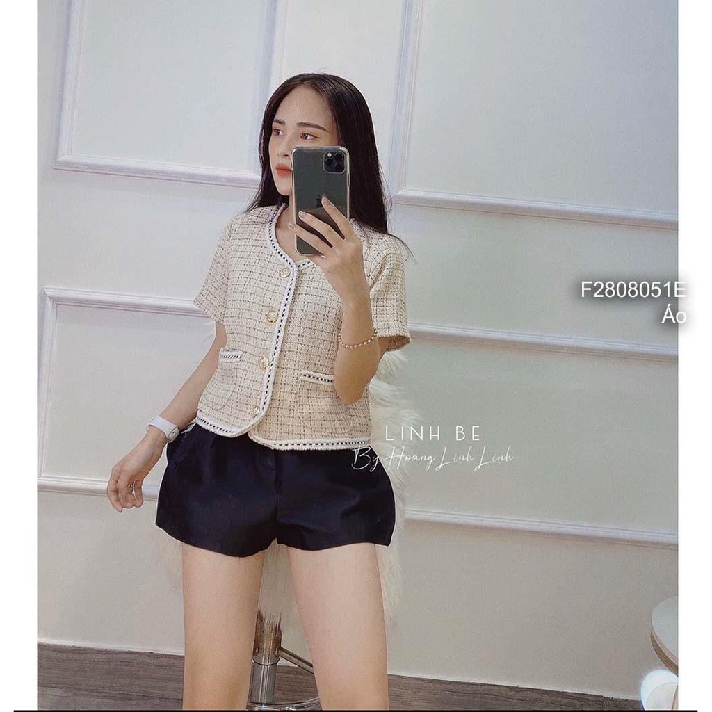 Áo dạ viền phối nút có túi hai bên tay ngắn!