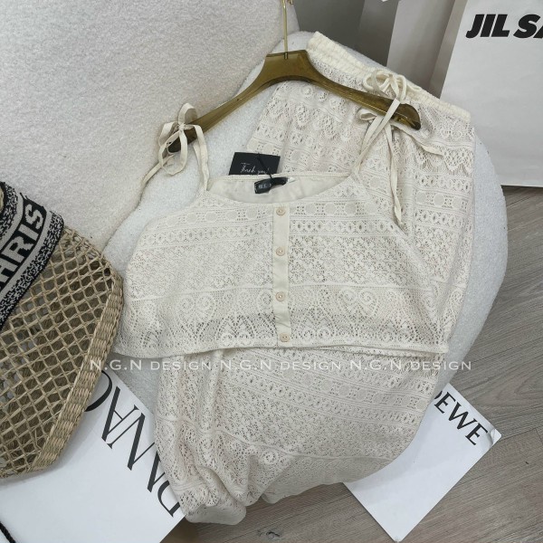 Set Váy Maxi Áo 2 Dây Với Chân Váy Suông Dáng Dài Xẻ Tà Nhẹ Ren Tiểu Thư Cá Tính Phong Cách Thời Trang - CAM CLOTHING