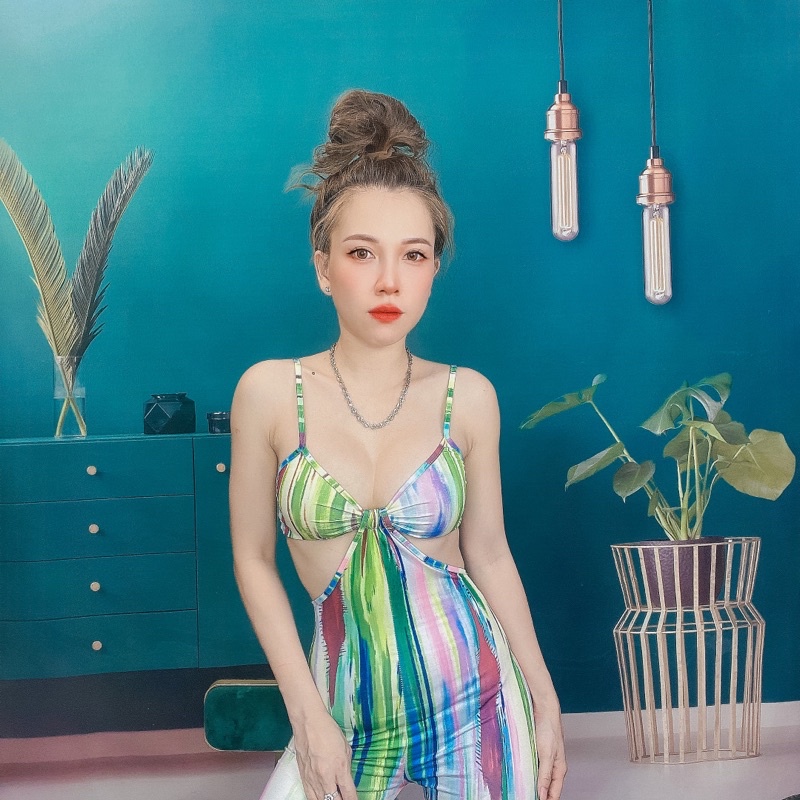 Jumsuit dài ống loe, khít dáng, mẫu xinh k đụng hàng 😍