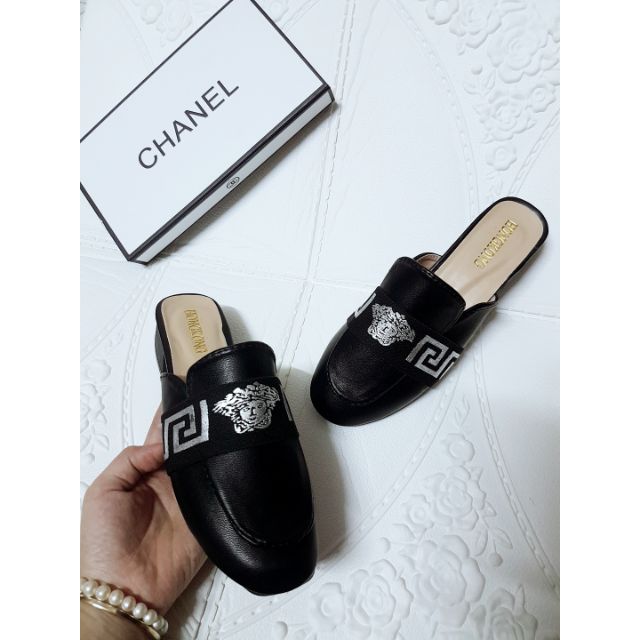 Sục thời trang Versace