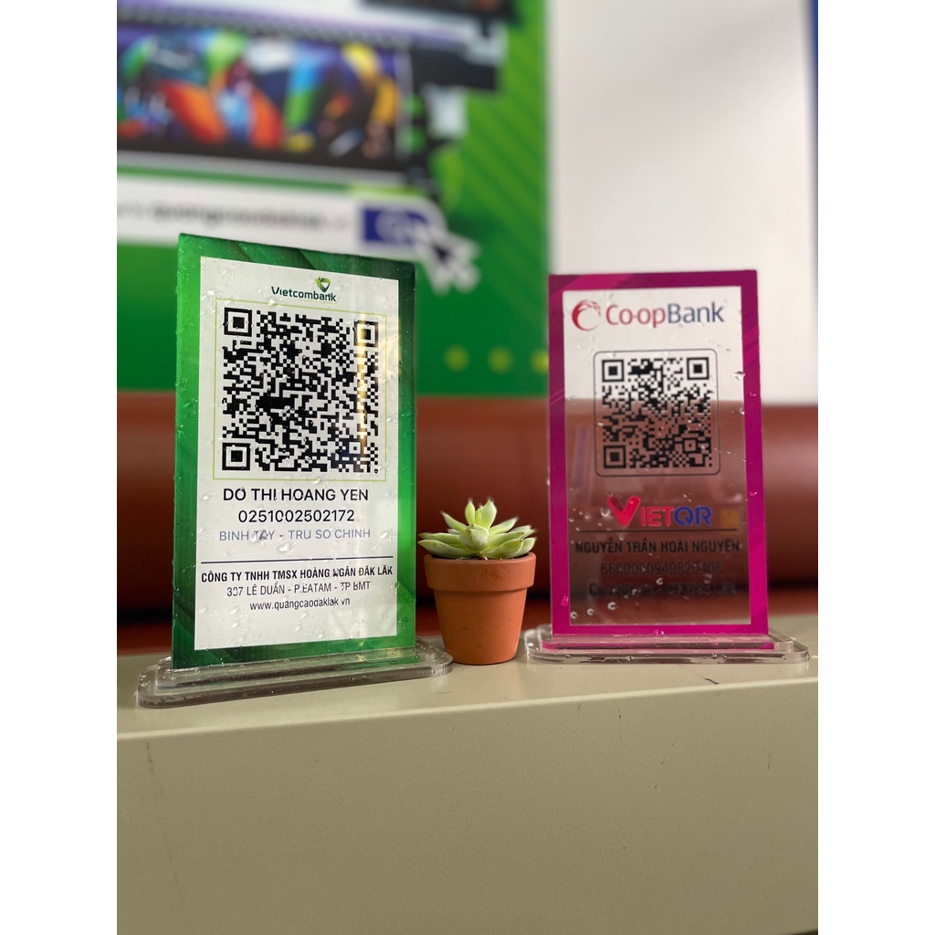 Kệ Mica Check QR Ngân Hàng