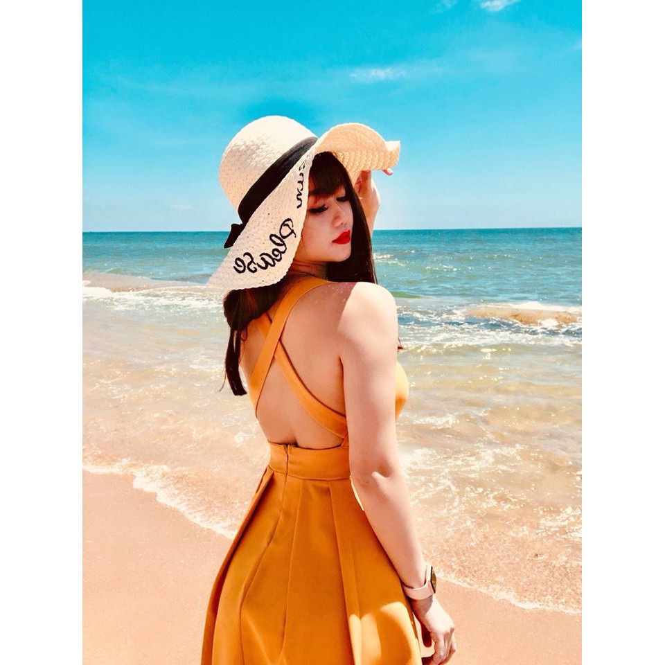 Đầm Maxi Dáng Xòe Vàng Hở Lưng Siêu Xinh | BigBuy360 - bigbuy360.vn