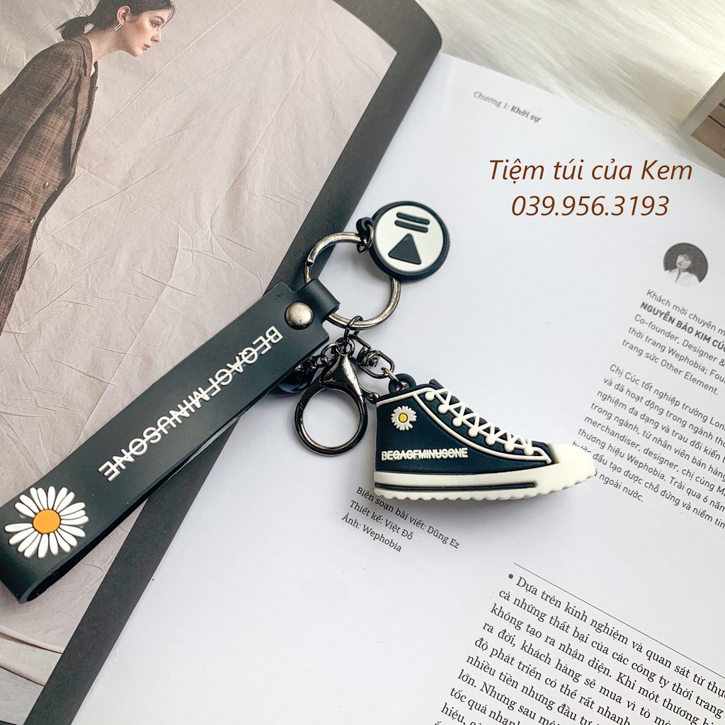 Móc khóa dễ thương Giày hoa cúc Converse xinh xắn MK04