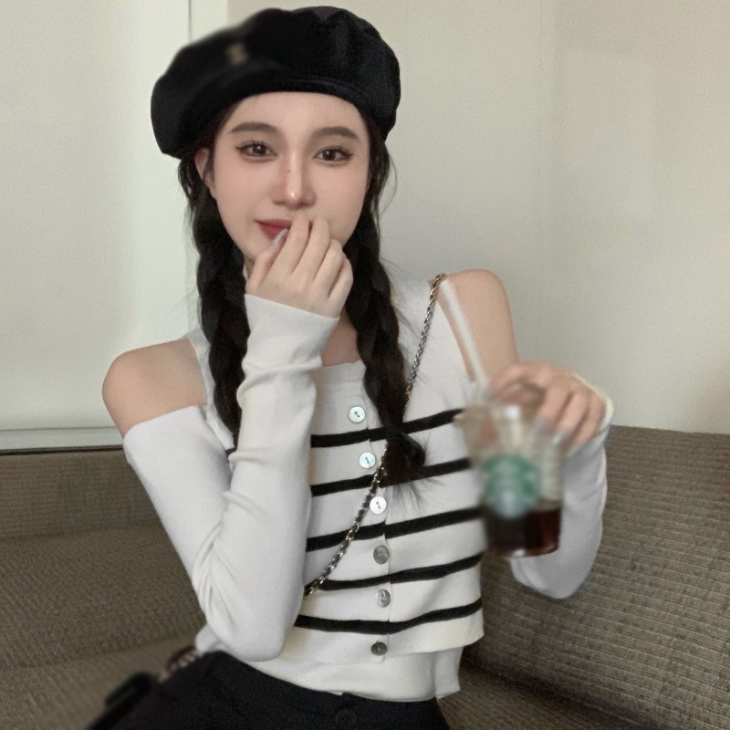 Áo Len Tay Dài Trễ Vai Họa Tiết Sọc Theo Phong Cách Hàn Quốc