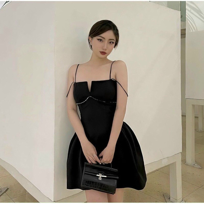 Đầm Xòe Hai Dây Phối Viền Ngực Xinh Xắn