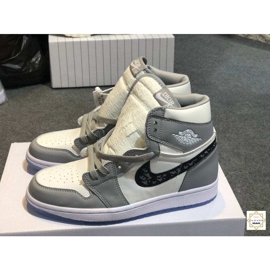 Giày Thể Thao Sneakers Air Jordan 1 Retro High Xám Trắng Cổ Cao Cực Phong Cách Cho Cả Nam Và Nữ